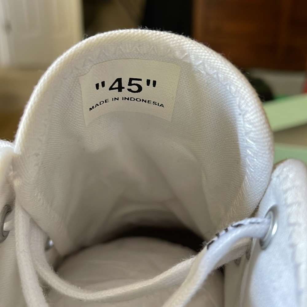 100% Authentic Off White Vulcanized Sneakers - Picture 10 of 10